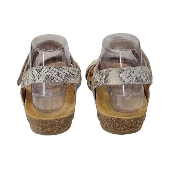 Comfortiva Gardena Baige Snake-Embossed Leather Sandal Size 7.5W - Picture 3 of 6